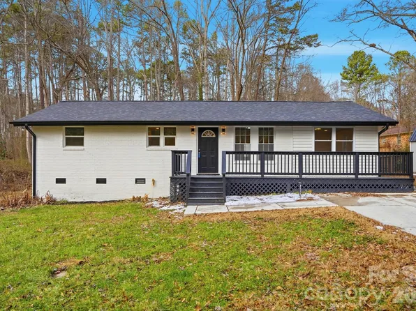 704 W Border St, Dallas, NC 28034