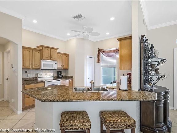 3rd image of 3049 Jacaranda Ave