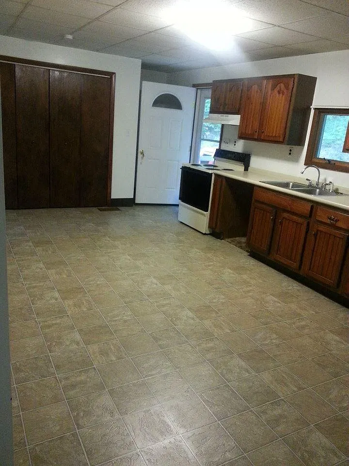 2 bed, 1400 sqft, $800 — Photo 1