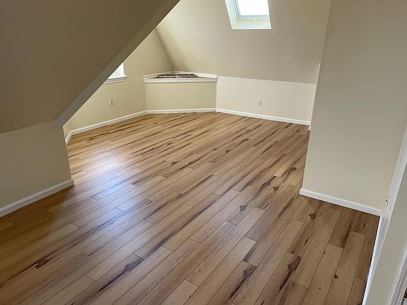 3rd image of 4414 Franklin Blvd #4