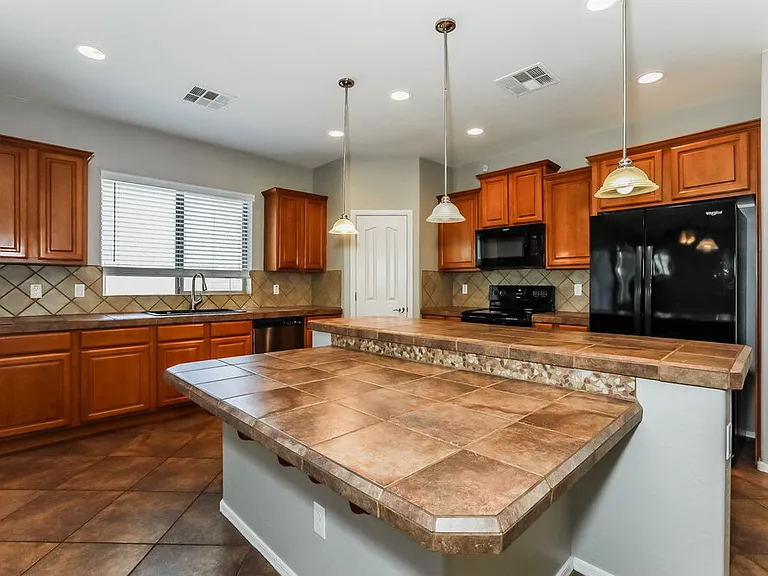4056 E Alamo St — Photo 8