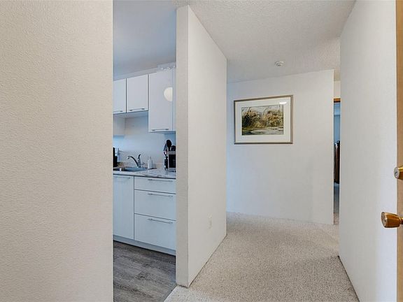 4th image of 3255 Glasgow Ave #421