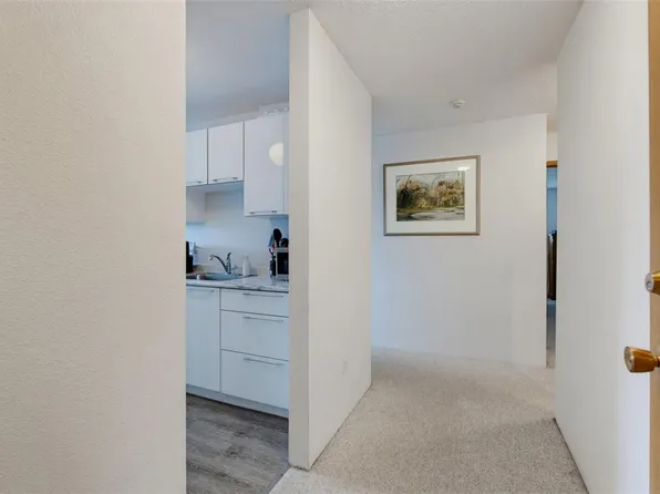 3255 Glasgow Ave #421, Saanich, BC V8X 4S4
