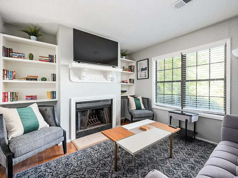 3092 Destin Cir #3 — Photo 9