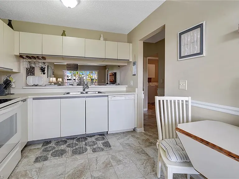 3062 Sandpiper Bay Cir #K302 — Photo 11