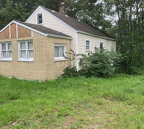 2nd image of 15429 Bramell St