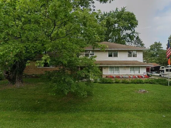 2707 Donald Dr, Urbana, IL 61802