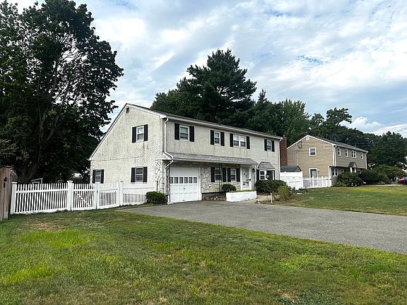 2nd image of 37 Rustcraft Rd