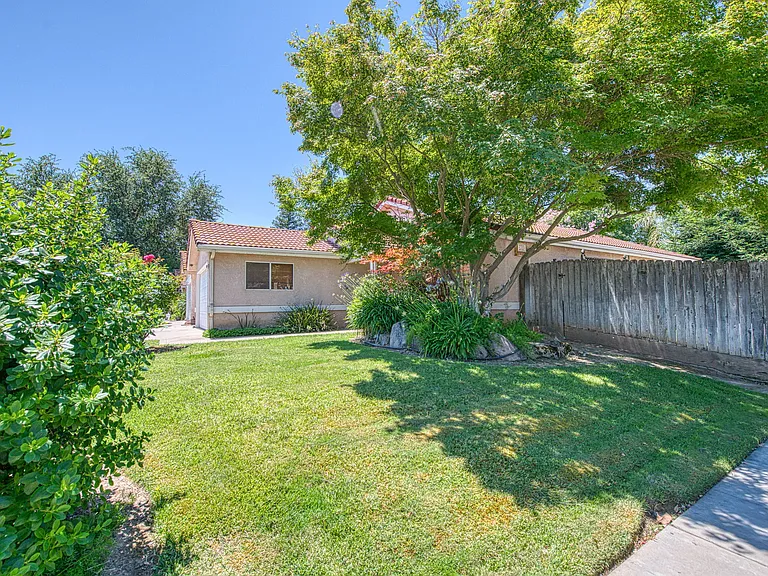 6053 N Mitre Ave — Photo 46