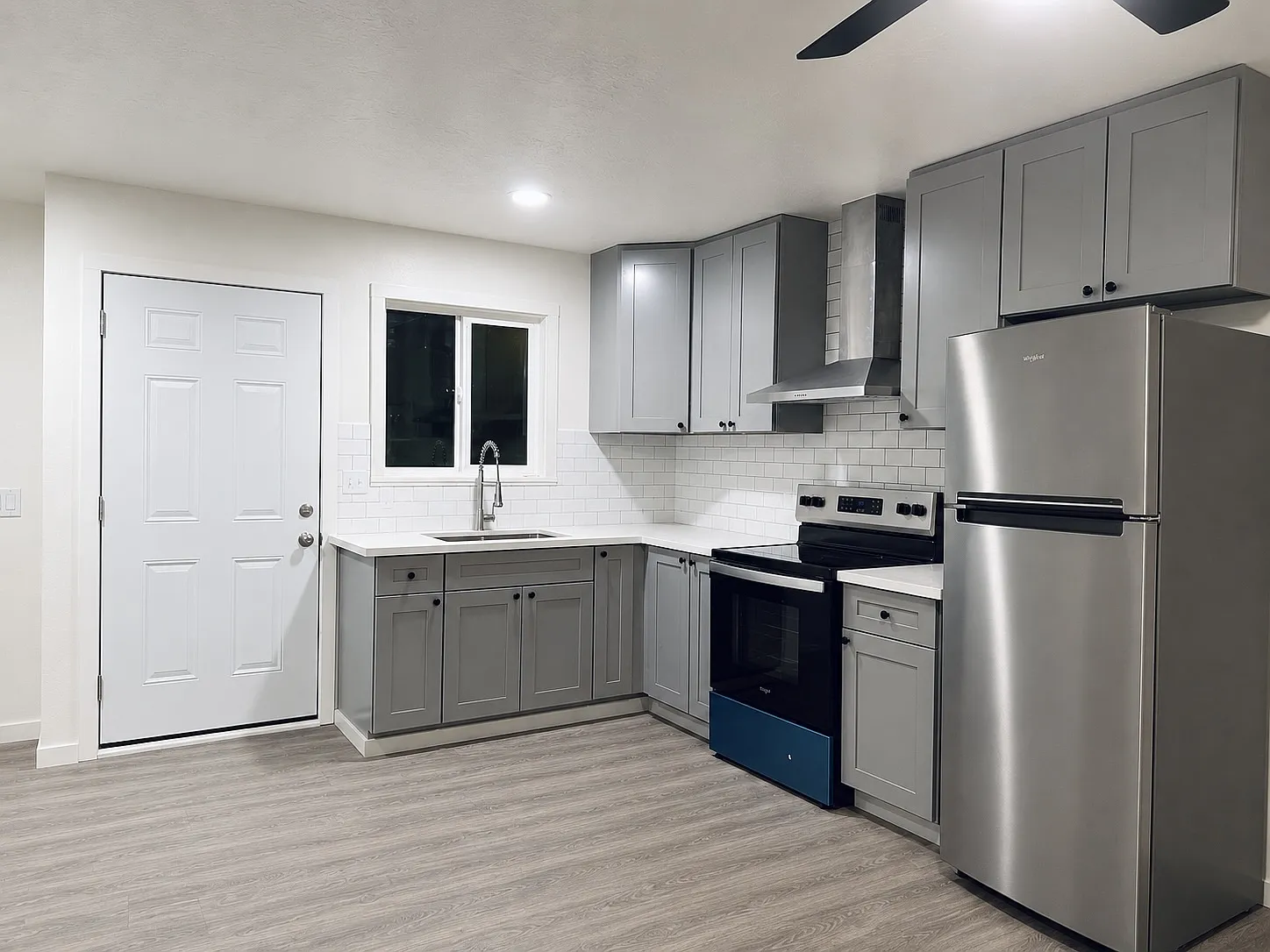 1 bed, 422 sqft, $1,900 — Photo 2