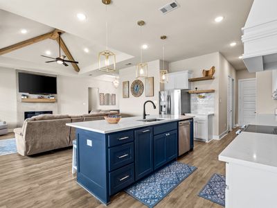 304 Parkwood Dr, Lakewood Village, TX, 75068