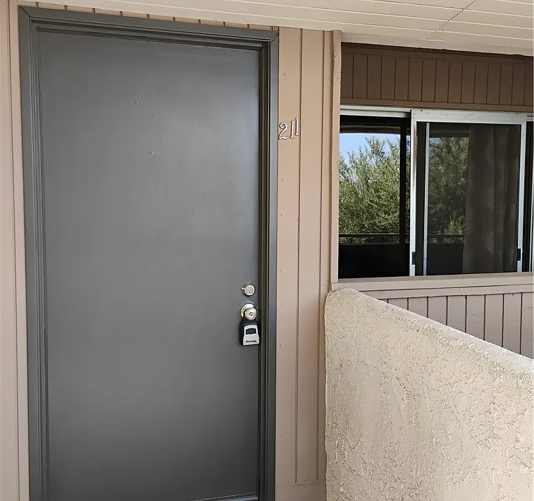 420 N Villa Ct #211