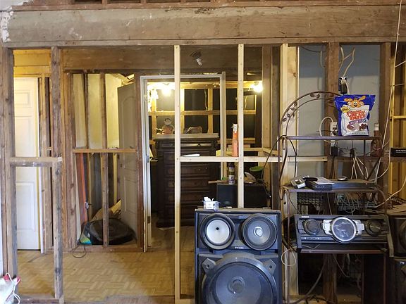 4th image of 2507 N Stone Ave
