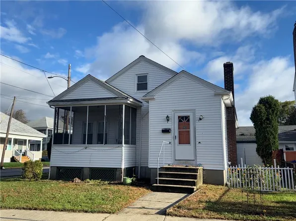 75 High School Ave, Cranston, RI 02910