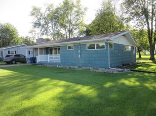 304 N Division St, Oblong, IL 62449