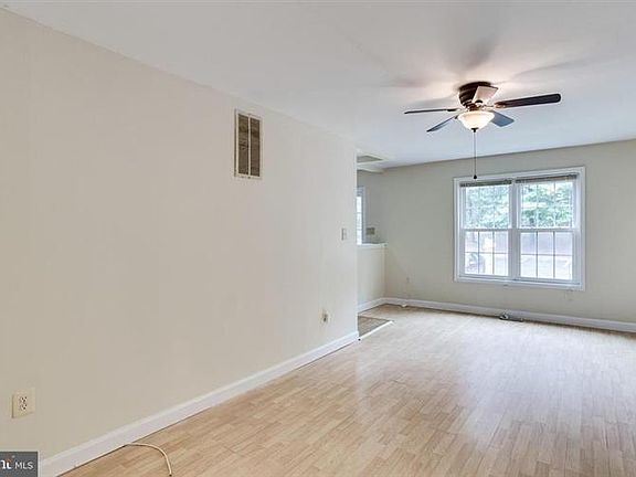 5th image of 12915 Trumbull Dr