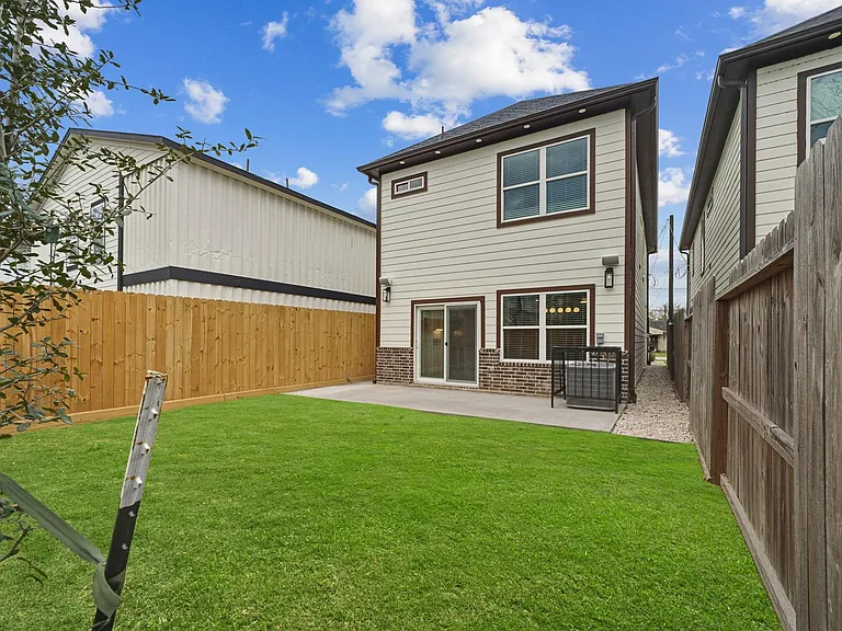 3539 Mount Pleasant St #A — Photo 47