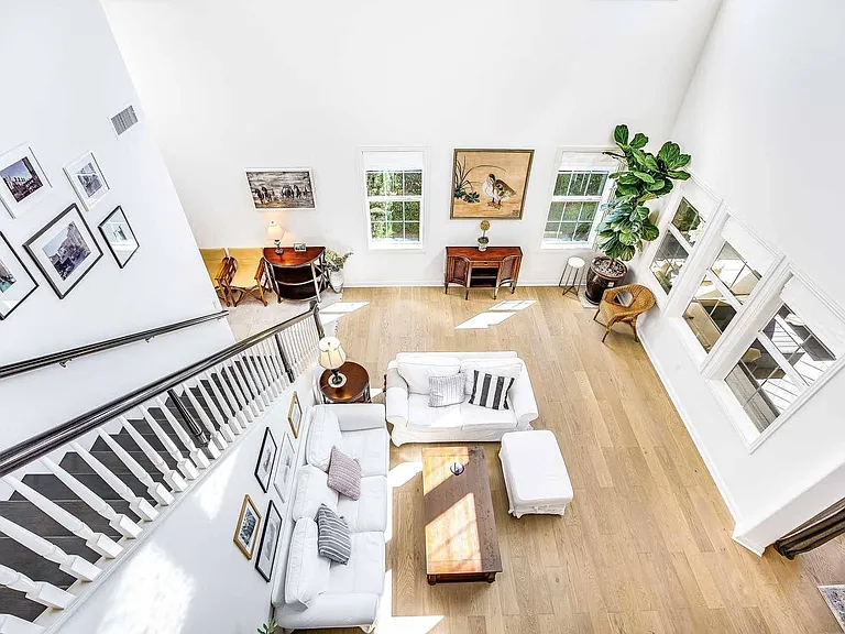 38 Torosa — Photo 4