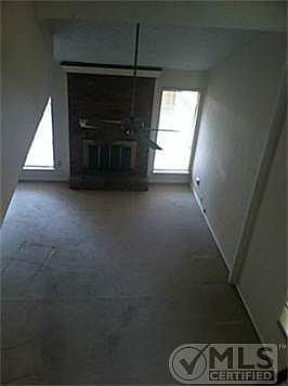 4th image of 3187 Golden Oak