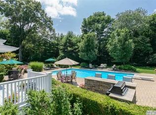 19 Janes Ln, Huntington, NY 11743