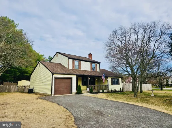 110 Village Cir, Sicklerville, NJ 08081