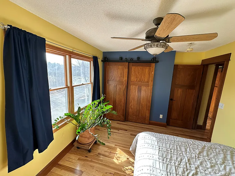 1128 Creekside Cir — Photo 32