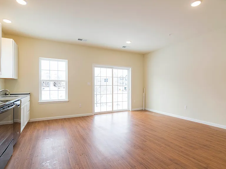 Arey Lane Townhomes — Photo 14