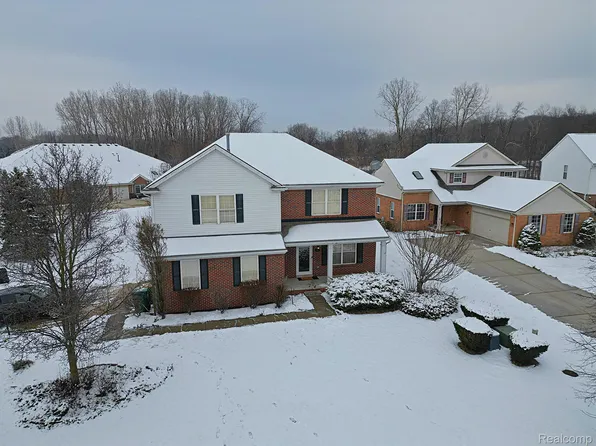 13218 Mantauk Ct, Belleville, MI 48111