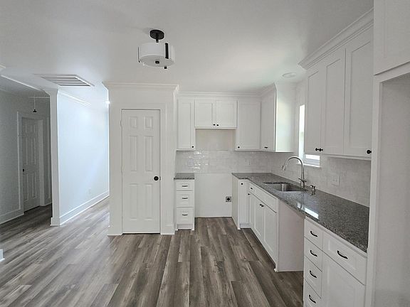4th image of 258 Ella Ln