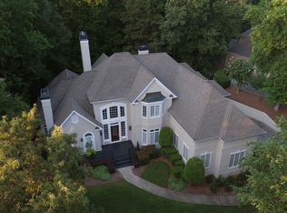 8675 Sentinae Chase Dr, Roswell, GA 30076