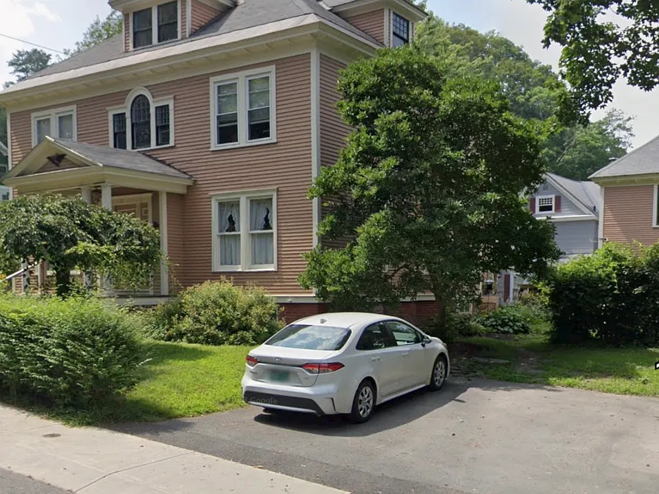 11 Burt St #2