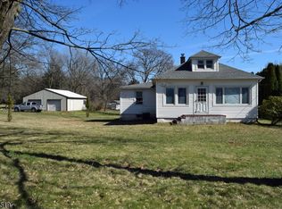 11 School Rd, Whitehouse Station, NJ 08889