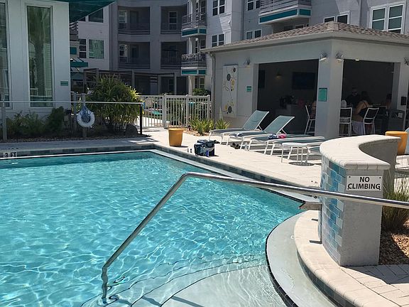 3rd image of 120 Paramount Dr #213