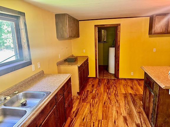 4th image of 33127 N Main St