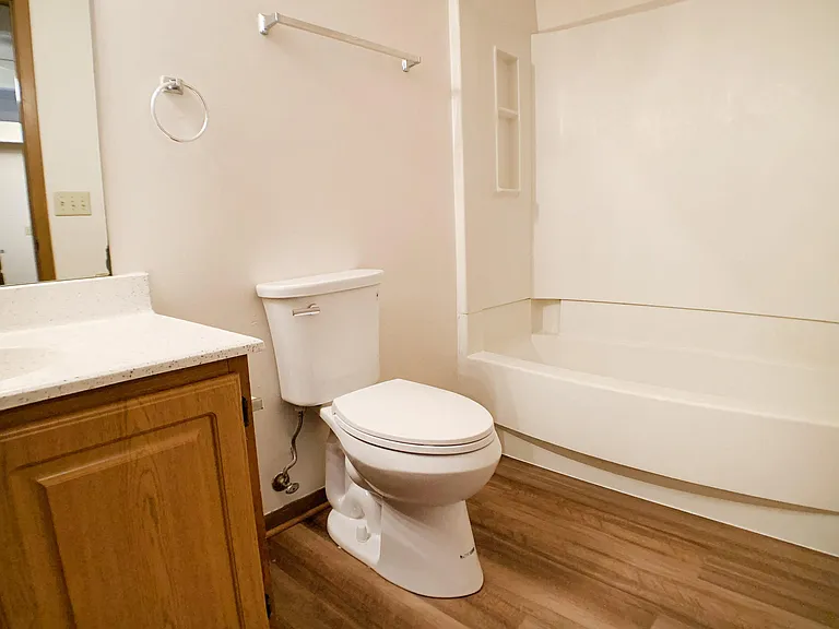 Wyndemere Apartments — Photo 45