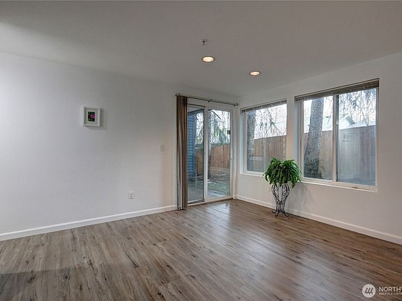 4th image of 26335 116th Avenue NE #H105