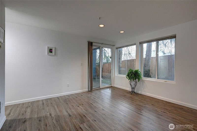 4th image of 26335 116th Avenue NE #H105