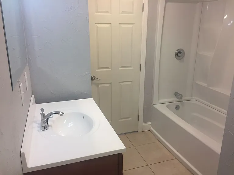 1021 E Carson St — Photo 35