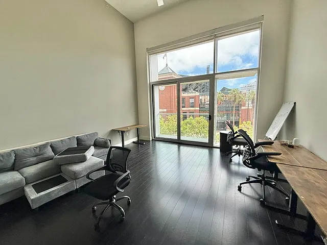 188 King St #401 — Photo 19