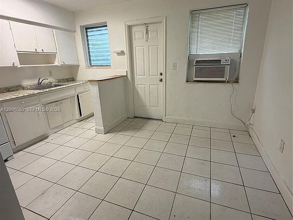 3rd image of 16031 NE 18th Pl #2