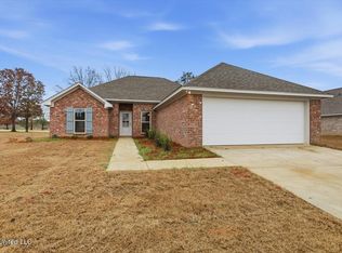 565 Patrick Farms Dr, Pearl, MS 39208