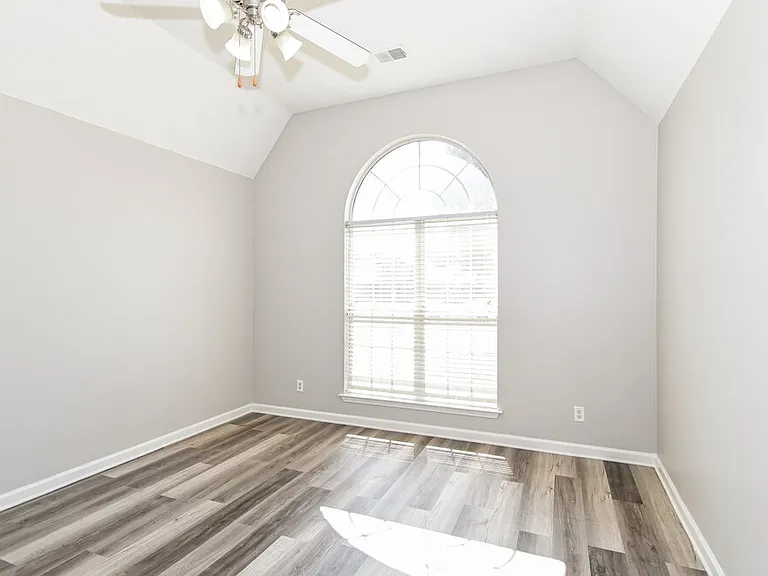 10594 Wyckford Dr — Photo 11