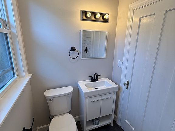 3rd image of 1515 W North Bend Rd APT 4