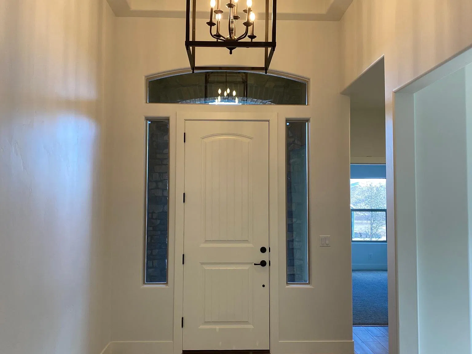 3 bed, 2224 sqft, $2,400 — Photo 4