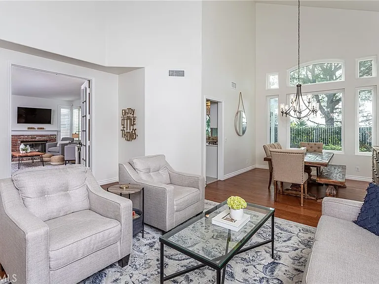 15464 Borges Dr — Photo 38