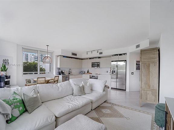 4th image of 4250 Biscayne Blvd APT 301