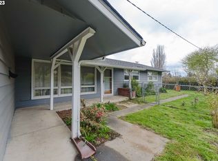 1095 S 8th St, Coos Bay, OR 97420