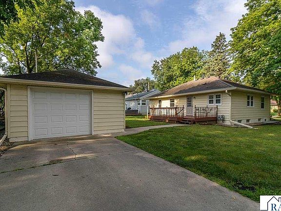 2nd image of 703 Carney Ave