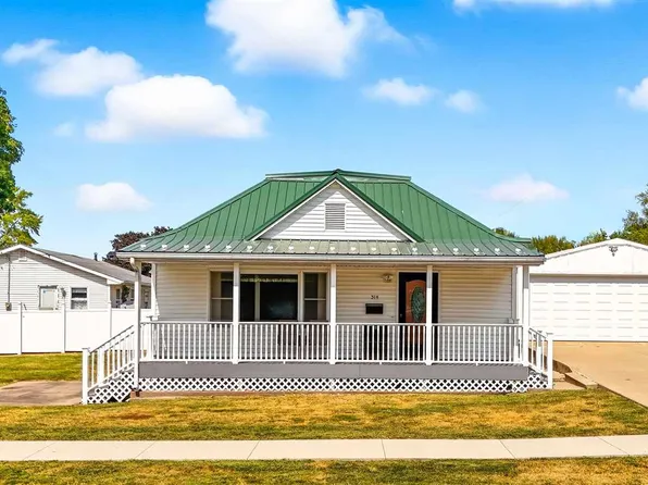 314 W 7th St, Washington, IA 52353