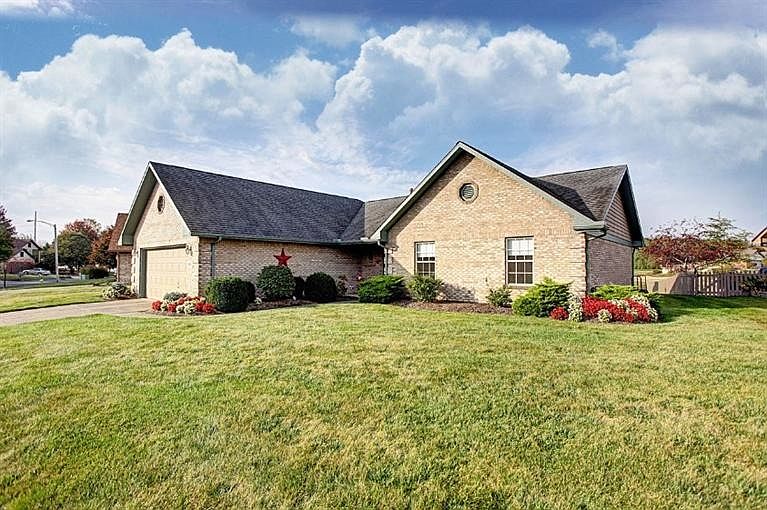 1st image of 590 Autumn Creek Dr